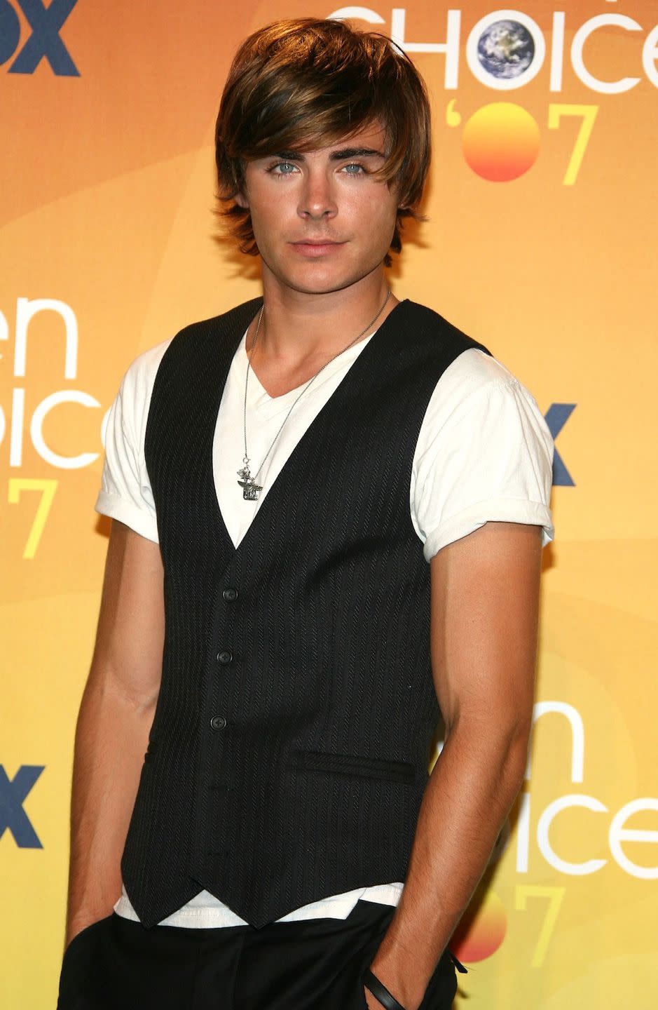 Here's Zac Efron in 2007...