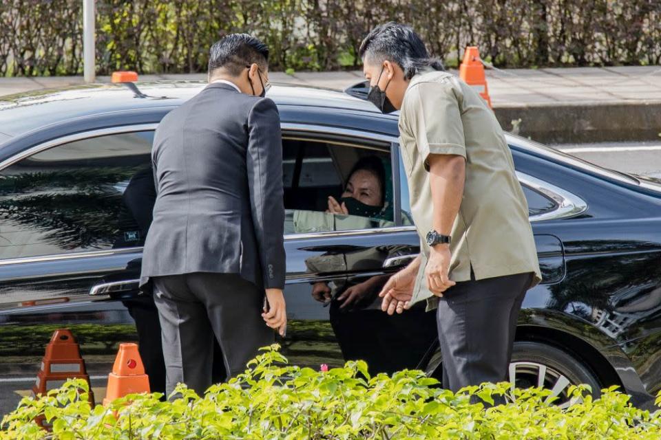 Datin Seri Rosmah Mansor is pictured leaving the Kuala Lumpur High Court December 8, 2021. &#x002015; Picture by Firdaus Latiff