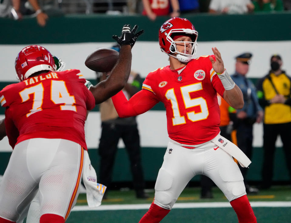 Another Jawaan Taylor penalty cost the Chiefs on the scoreboard Sunday night. (Robert Deutsch/Reuters)