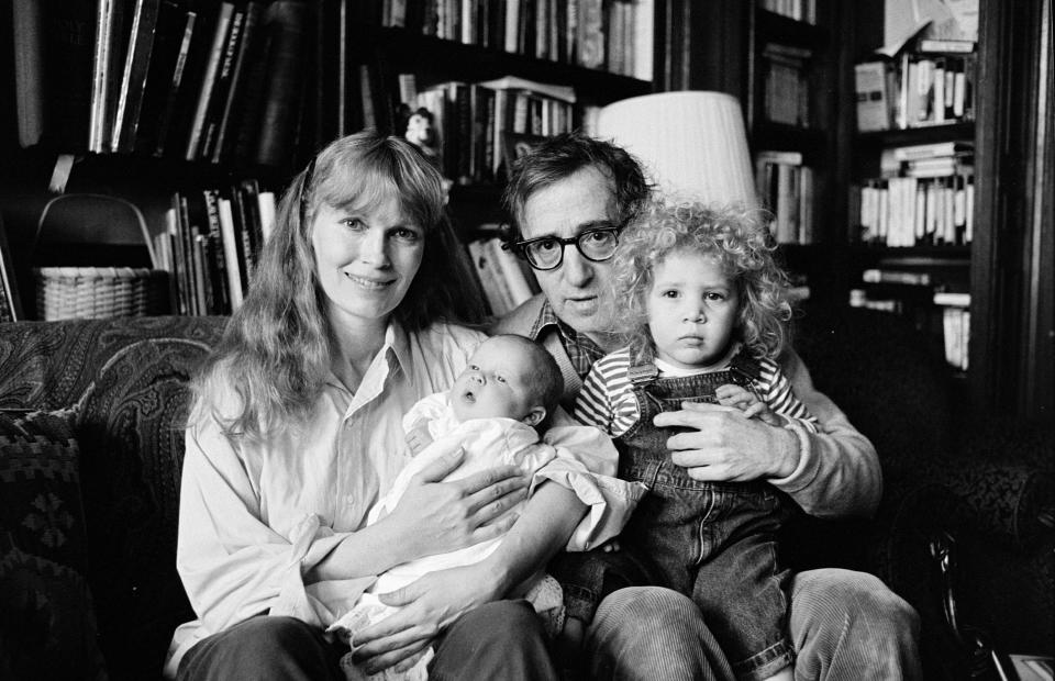 Actress Mia Farrow, director Woody Allen, and their children Dylan and Satchel, 13th January 1988.&nbsp; (Photo: Time & Life Pictures via Getty Images)