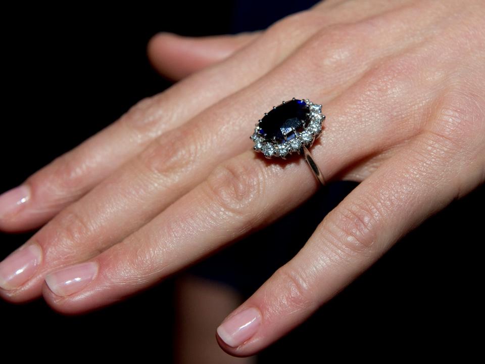 kate middleton engagement ring