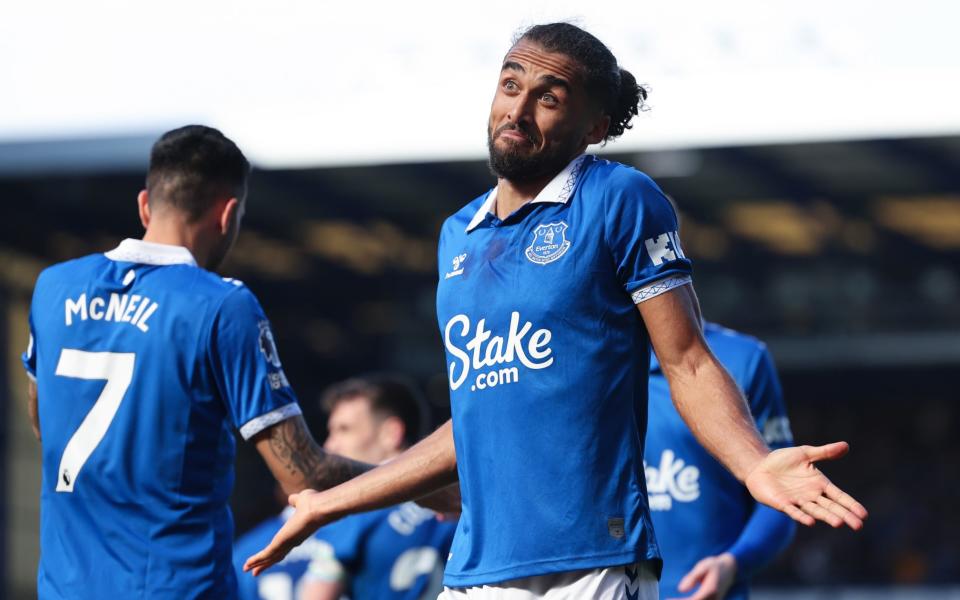 Dominic Calvert-Lewin shrugging