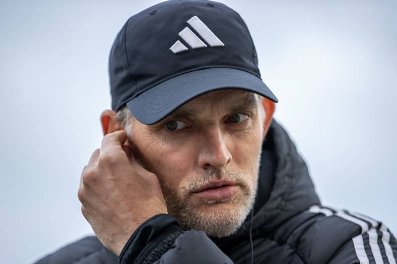 Bayern Munich coach Thomas Tuchel being interviewed before the German Bundesliga soccer match between 1. FC Union Berlin and Bayern Munich at An der Alten Foersterei. Bayern Munich fans sign a petition for Tuchel to stay. Andreas Gora/dpa