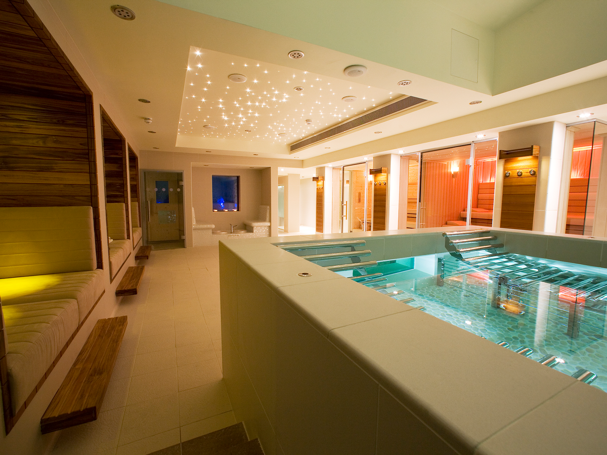 You can relax in the large, bubbling hydrotherapy pool (K West Hotel & Spa)