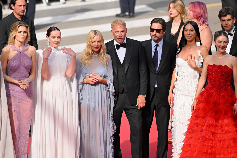 Abbey Lee, Jena Malone, Sienna Miller, Kevin Costner, Luke Wilson, Wasé Chief, Isabelle Fuhrman