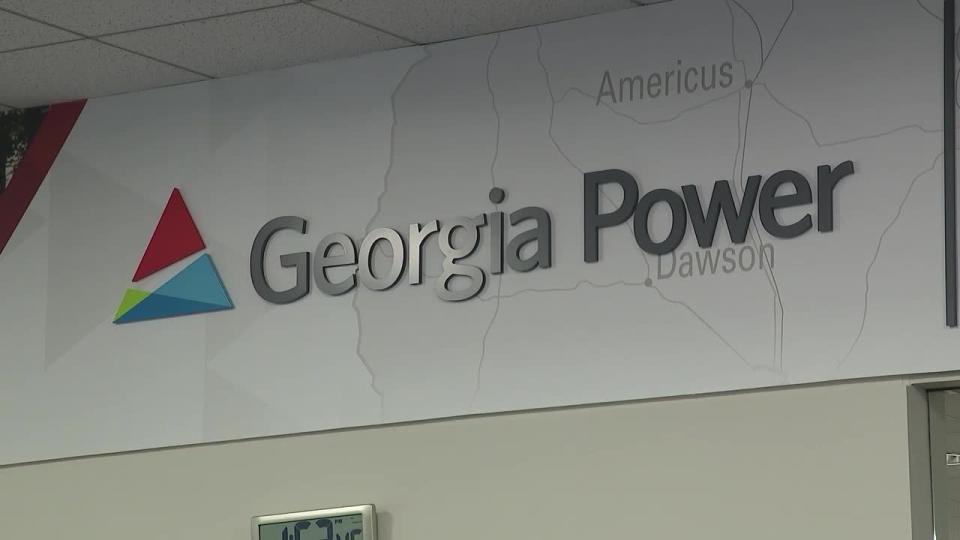 <div>A woman called police and Georgia Power after she says a suspicious man demanded entry into her home.</div> <strong>(FOX 5)</strong>