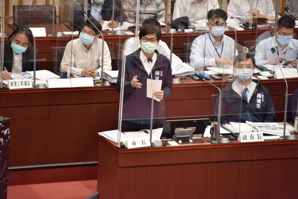 陳其邁中油高雄廠土地汙染整治專案報告。（資料照）   圖：高雄市政府提供