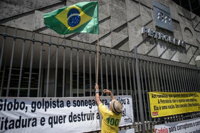 Three more dragged into widening Petrobras scandal