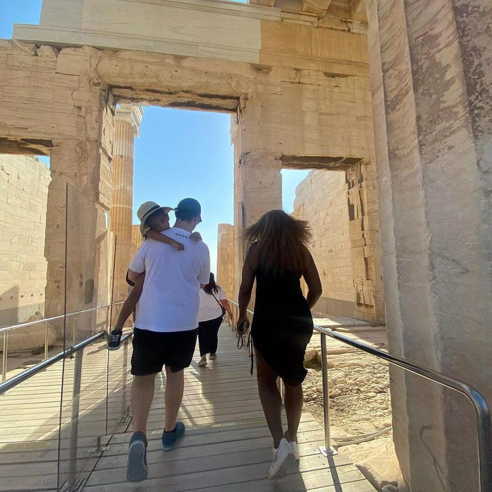 Serena Williams with family in Greece