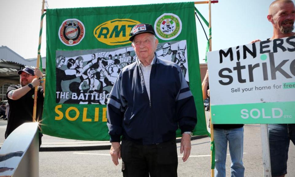 Arthur Scargill, NUM leader from 1982-2002, on the RMT picket line in Sheffield last week