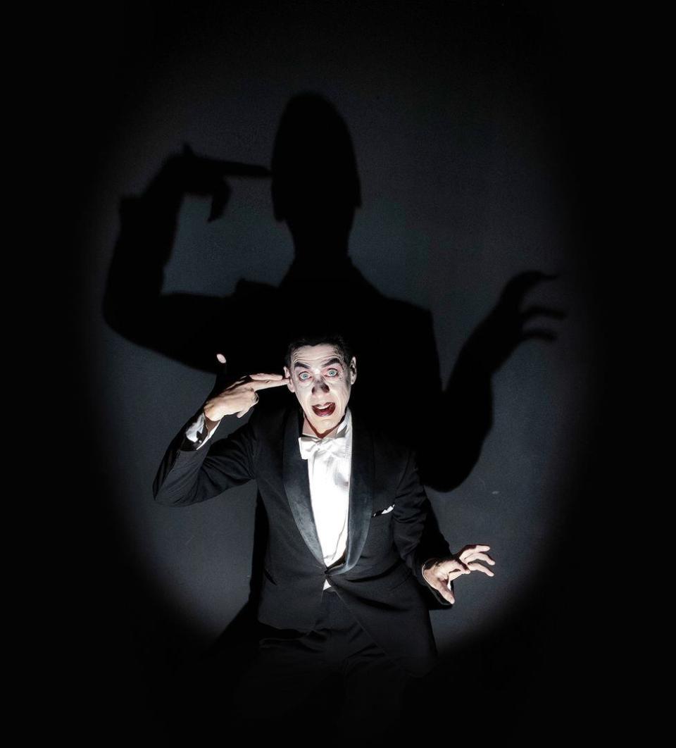 Bela Vamp: Bela Lugosi en la piel de Marcos Montes, quien además interpreta a la particular psicóloga del actor