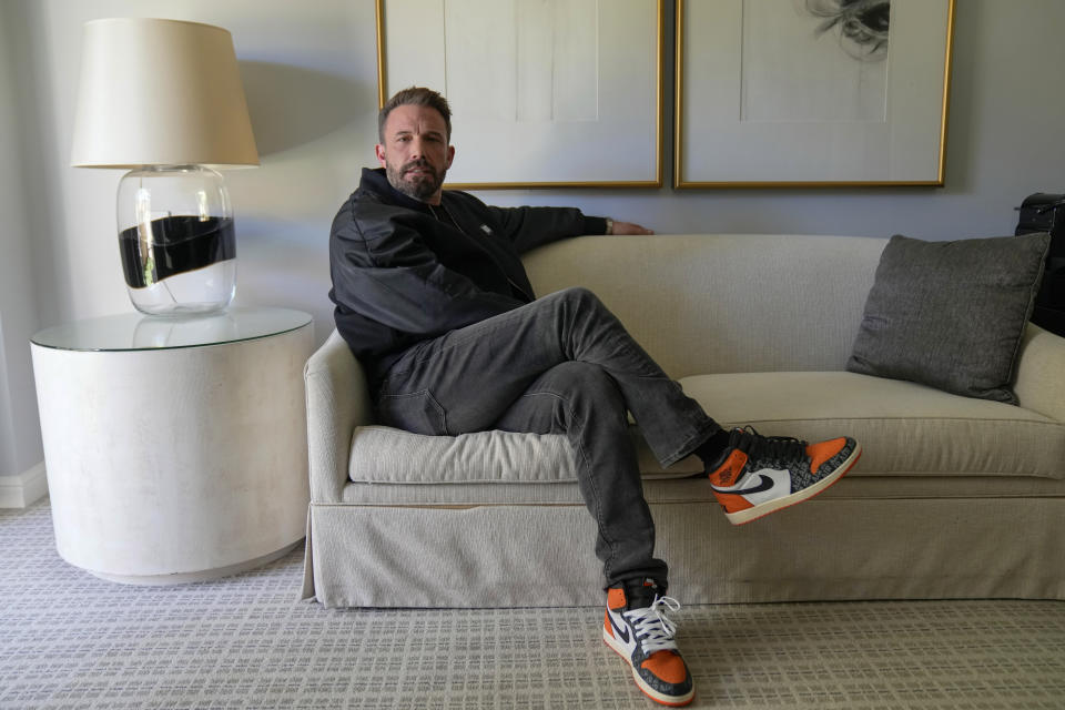 Ben Affleck posan para un retrato para promover la película "Air" el lunes 27 de marzo de 2023, en el Hotel Four Seasons en Los Angeles. (Foto AP/Ashley Landis)