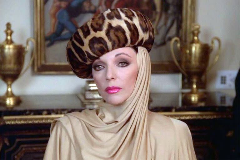 Joan Collins apuntó, aunque con humor, contra uno de los galanes de Dinastía: “Se tomaba muy en serio las escenas románticas