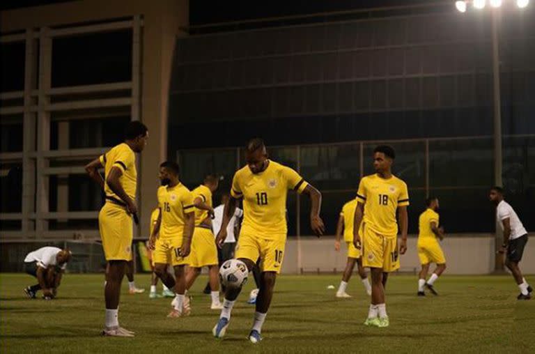 Un entrenamiento de la selección de Curazao, que el próximo 28 de marzo se medirá con Argentina en un amistoso para celebrar la obtención de la Copa del Mundo en Qatar 2022