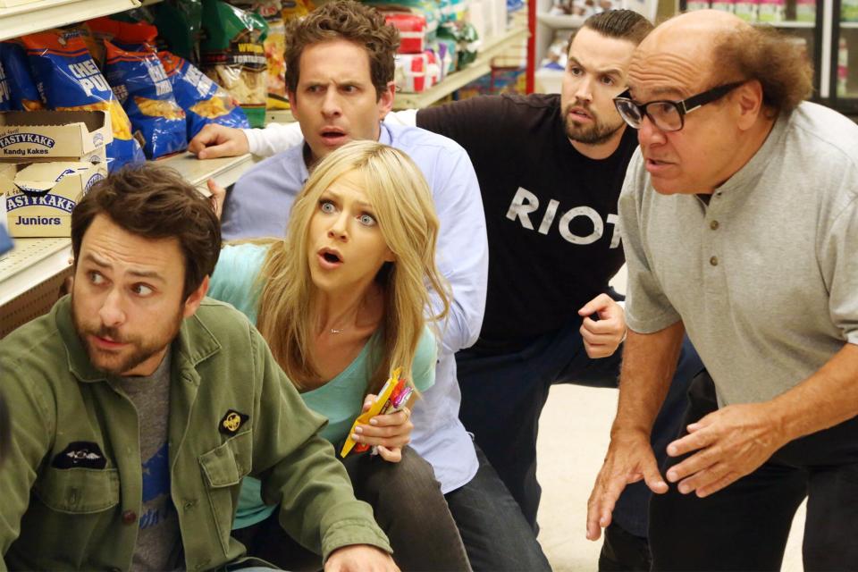 IT'S ALWAYS SUNNY IN PHILADELPHIA, (from left): Charlie Day, Kaitlin Olson, Glenn Howerton, Rob McElhenney, Danny DeVito, 'The Gang Saves The Day', (Season 9, ep. 906, aired Oct. 9, 2013). photo: Patrick McElhenney / ©FXX /Courtesy: Everett Collectionf