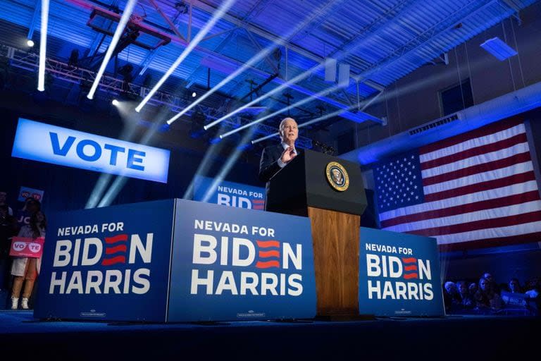 El presidente de Estados Unidos, Joe Biden, habla durante un mitin de campaña en el Pearson Community Center en Las Vegas, Nevada, el 4 de febrero de 2024.