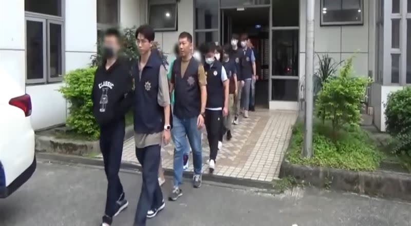 同行9人都被捕。（圖／翻攝畫面）