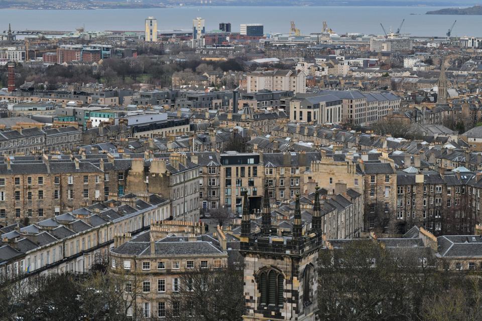 interest rates House prices  Edinburgh Scotland, UK 15 January 2023.  View towards the Forth from Calton Hill. credit sst/alamy live news