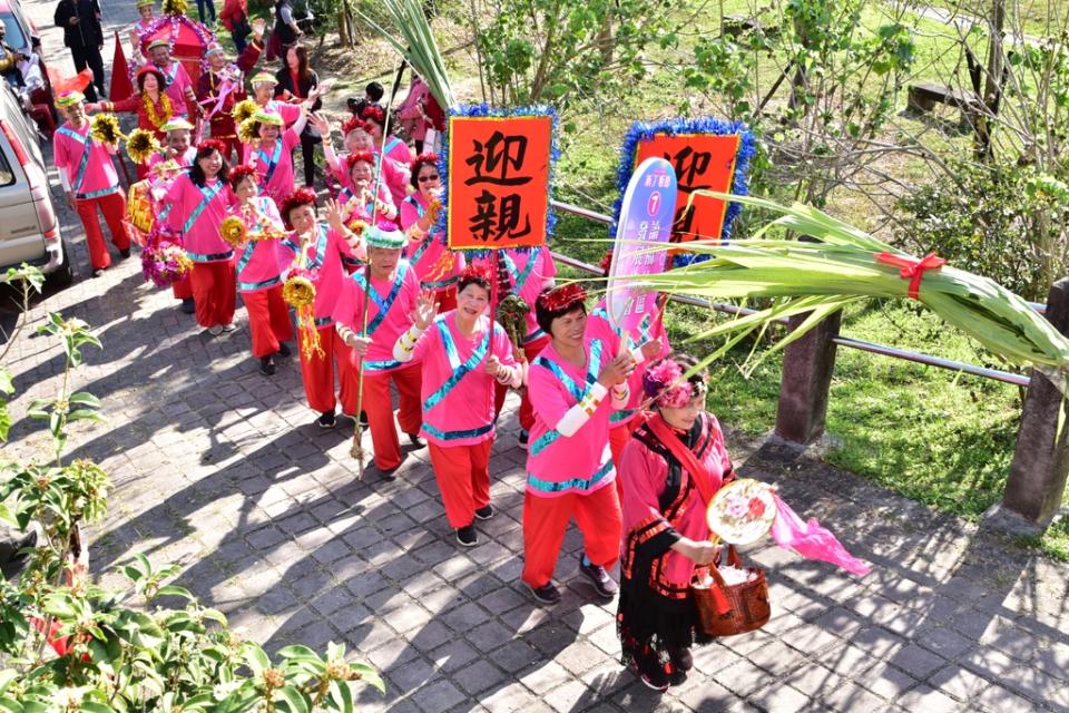 《圖說》客家古禮迎親隊。