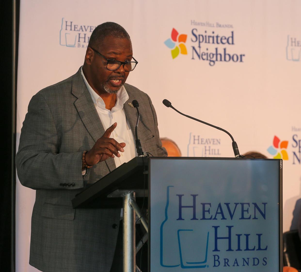 Dave Christopher á Founder at Adventurous Minds Produce Extraordinary Dreams (AMPED) speaks during a press conference to announce an $800,000 gift from Heaven Hill to different organizations in the California neighborhood on Friday, July 14, 2023