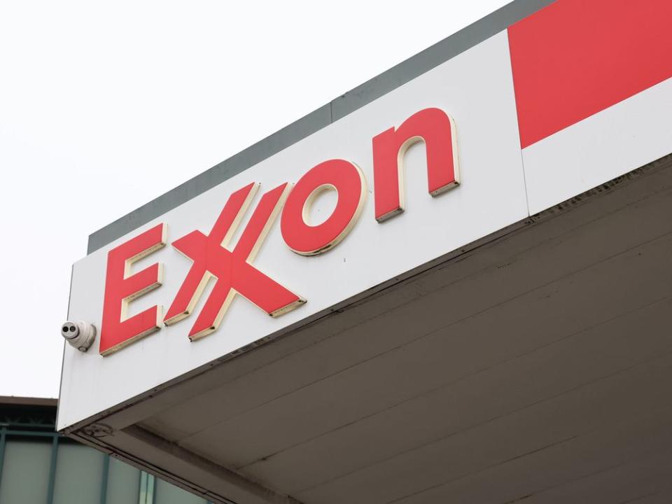  Exxon Mobil is buying Pioneer Natural Resources for US$60 billion.