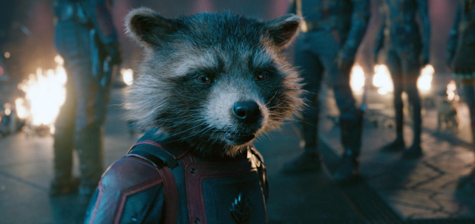 En esta imagen proporcionada por Marvel Studios, Rocket, con la voz de Bradley Cooper, en una escena de "Guardians of the Galaxy Vol. 3". (Marvel-Disney vía AP)