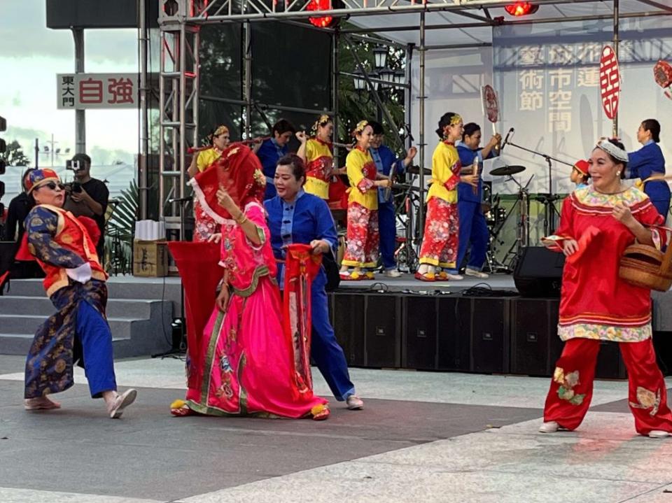 一連三天雙舞台、五十場精彩表演，花蓮城市空間藝術節四日圓滿落幕。(記者林有清攝)