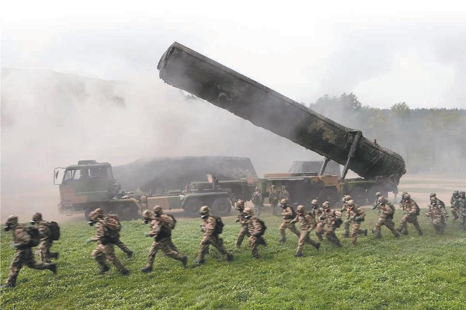 中共解放軍火箭軍成為共軍虛假作戰力的代表之一。（圖：取自中國軍網）