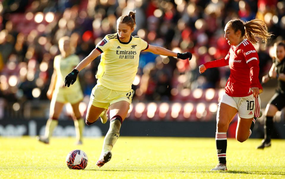 Arsenal beat Manchester United to stay clear of Chelsea at WSL summit - ACTION IMAGES