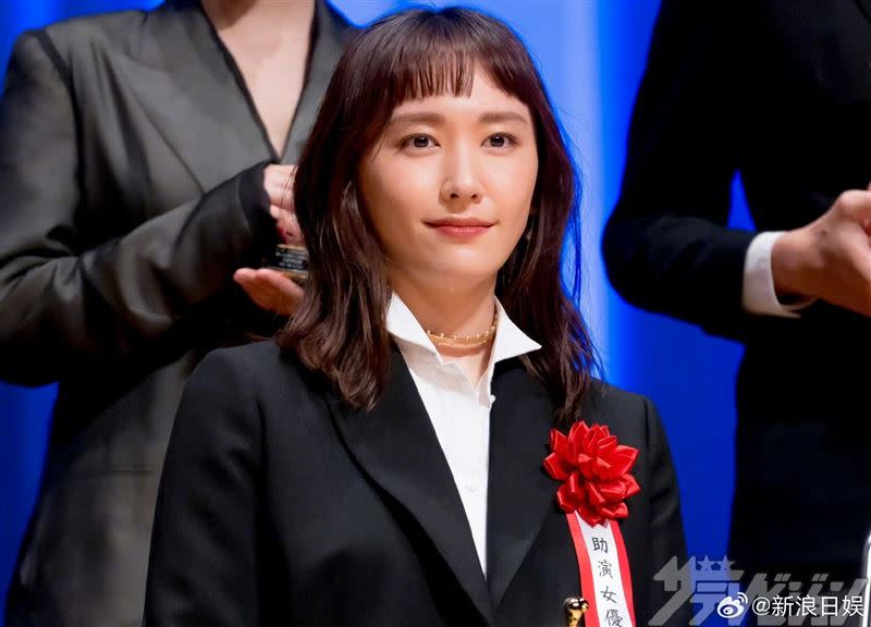 新垣結衣出席「第33屆日本電影評論家大賞」。（圖／翻攝modelpress）