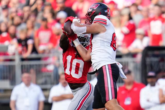 Ohio State Buckeyes take on the Western Kentucky Hilltoppers