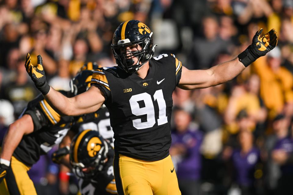 Lukas Van Ness is a defensive end from Iowa.