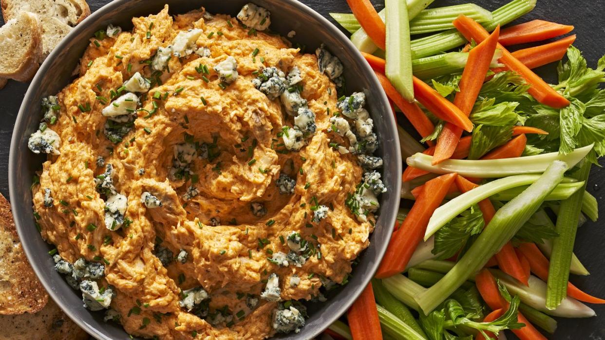 crockpot buffalo chicken dip