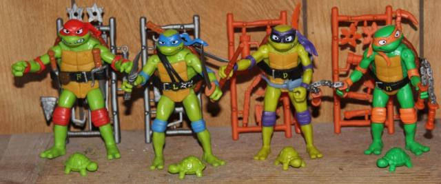 Teenage Mutant Ninja Turtles: Mutant Mayhem Making of a Ninja Raphael And  Leo 3-Packs From Playmates