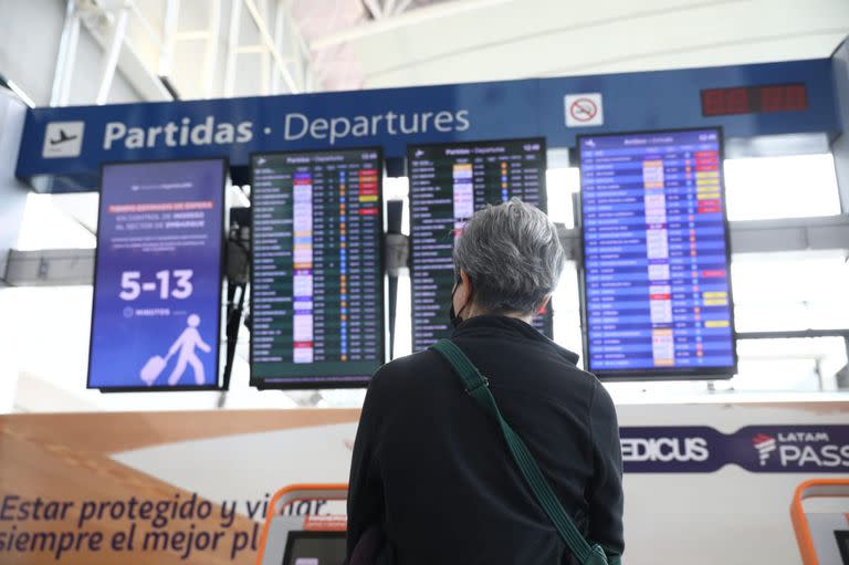 La terminal de partidas en el aeropuerto de Ezeiza, la terminal aérea con mayor flujo de turistas emisivos en la Argentina.