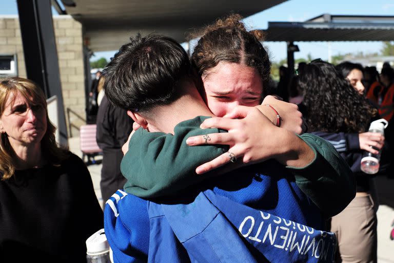 Sol, una de las adolescentes evacuadas de Israel que llegó esta tarde en el vuelo de repatriación