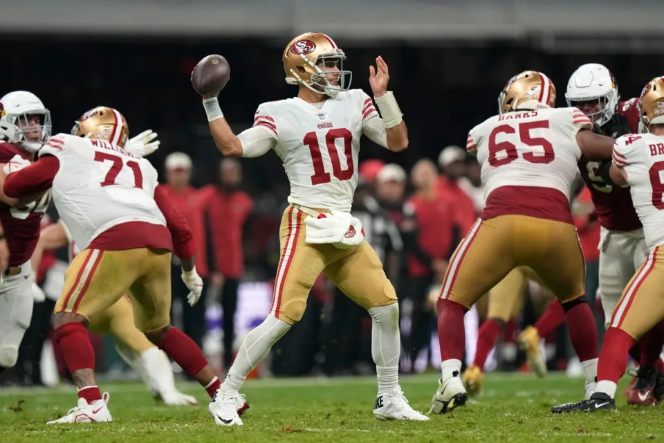 Garoppolo throws for 4 touchdowns and 49ers beat Cardinals