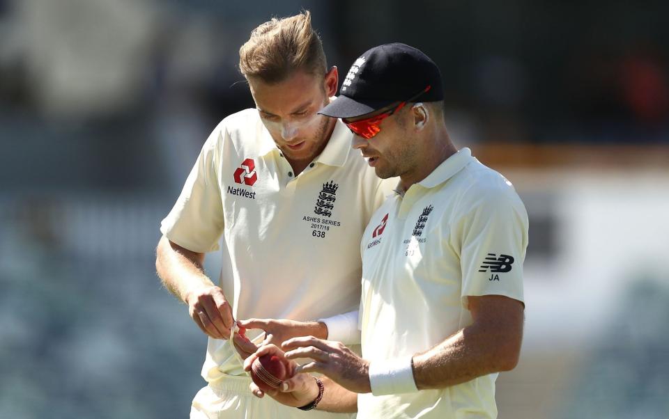Stuart Broad (L) James Anderson (R) - James Anderson's 700 wickets