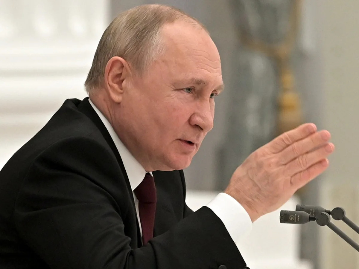 Russia's spy chief stammered as Putin snapped at him to 'speak directly!' while ..