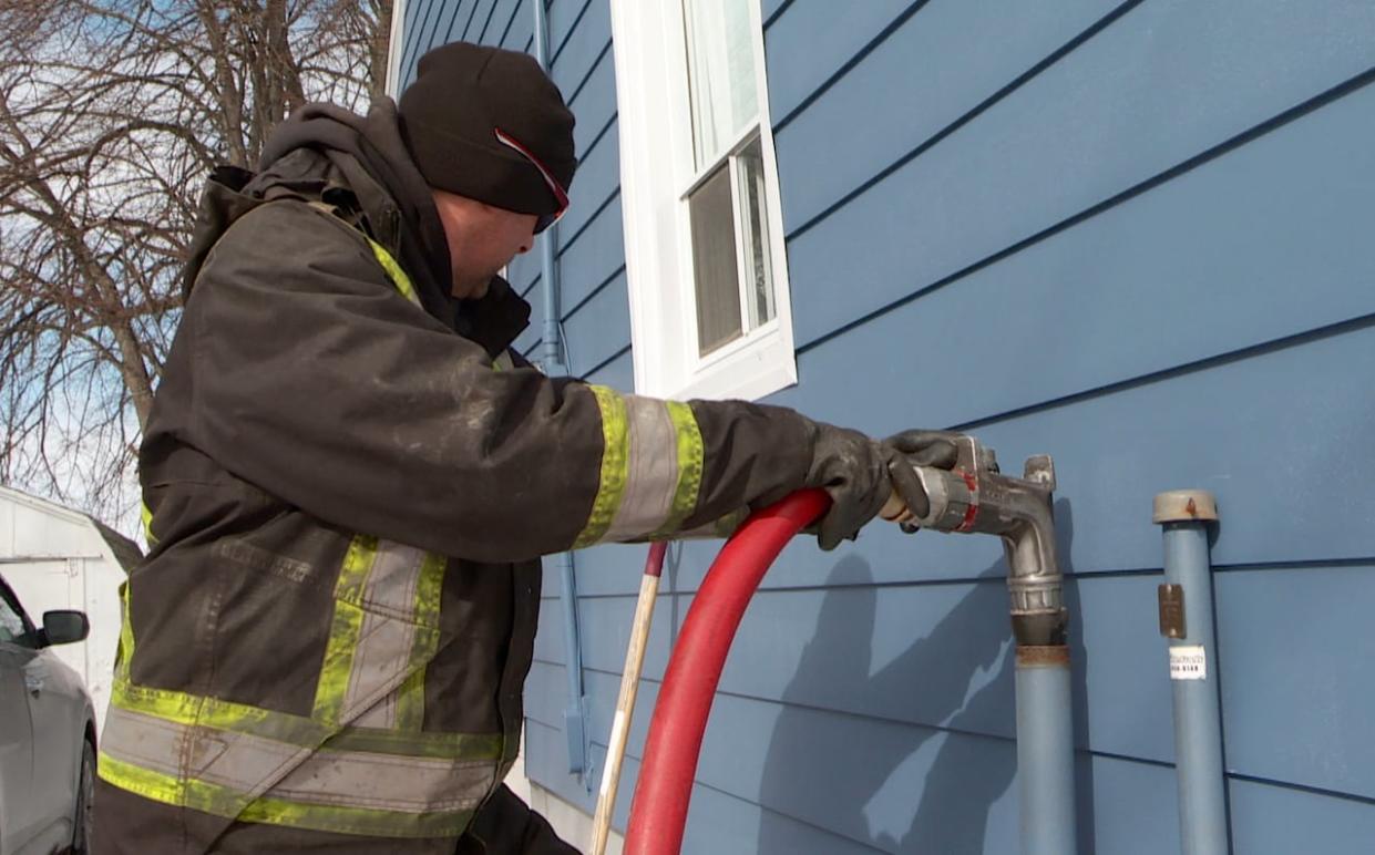Nova Scotia's heating assistance rebate program is providing people who qualify with a one-time payment of $600 this year. (Laura Meader/CBC - image credit)