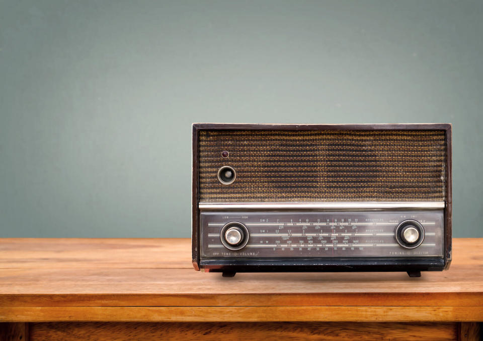 Radiohören ist auf der Arbeit grundsätzlich okay, sofern alle Kollegen damit einverstanden sind. (Symbolbild: Getty Images)  