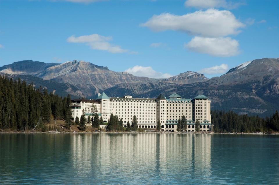 Ich habe unter anderem in diesem Luxushotel in Banff übernachtet. - Copyright: Eye Ubiquitous/Universal Images Group via Getty Images