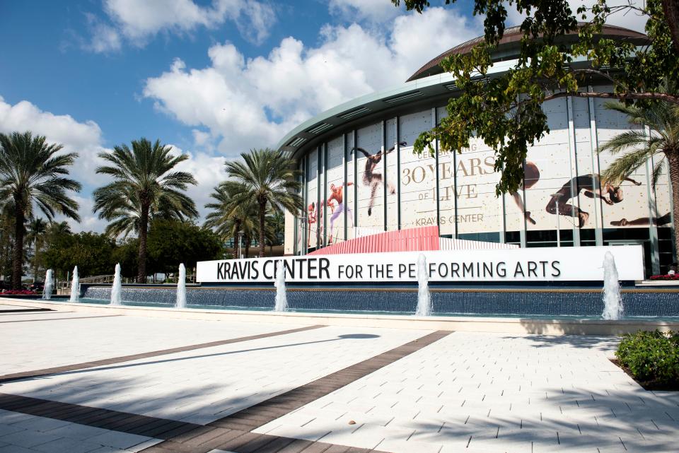 The Kravis Center for the Performing Arts in West Palm Beach is offering holiday deals with up to 30% off select live performances.