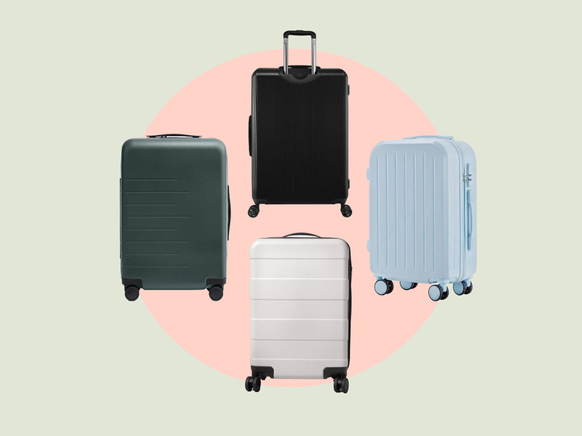 Beis 21-Inch Rolling Spinner Suitcase in Navy