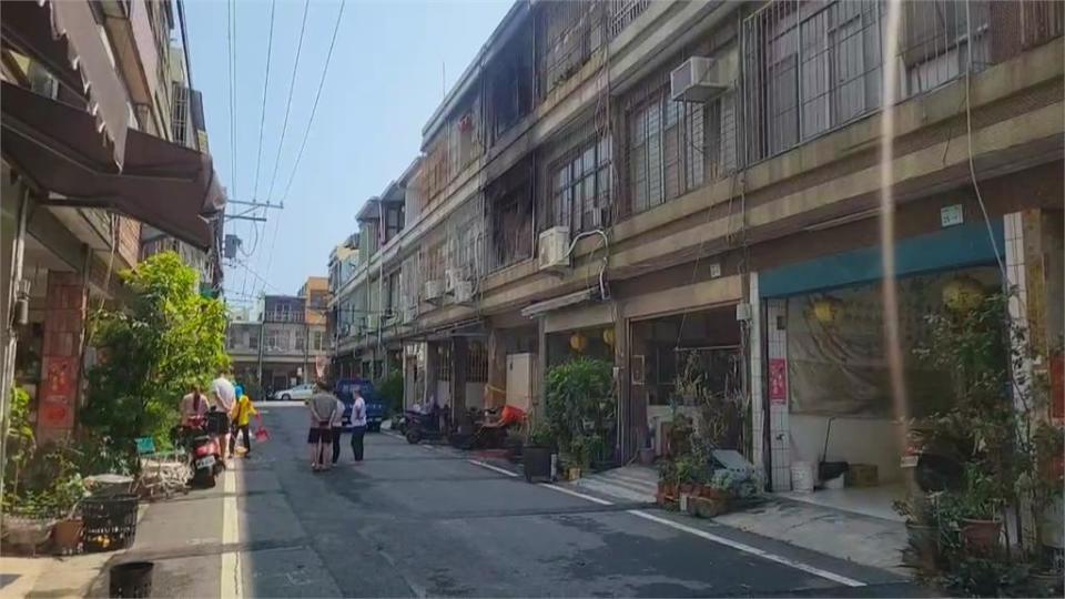 廟會遶境燃放炮竹　疑「竄進民宅」爆炸　燒成火海