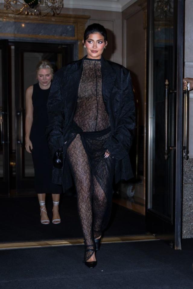 Kim Kardashian and Kylie Jenner Look Nearly Identical in Matching Legging  Outfits