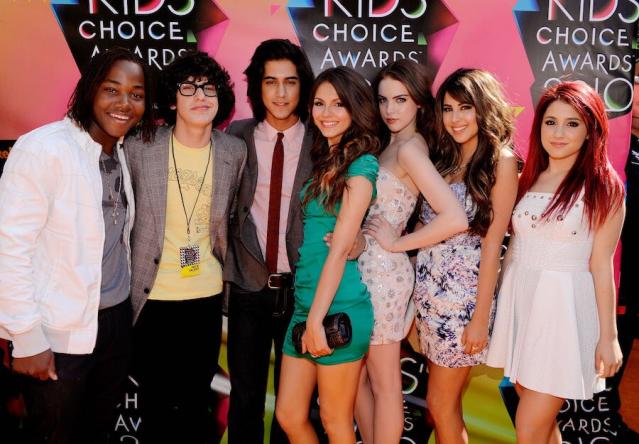 Ariana Grande, Victoria Justice & 'Victorious' Cast Have Virtual