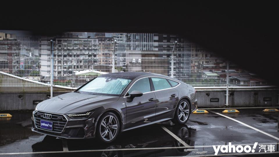 <p>2023 Audi A7 Sportback 55 TFSI quattro S line運動版都會試駕！-02</p> 