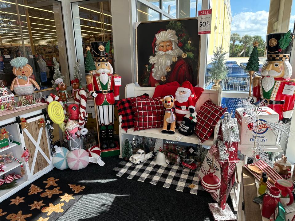 Entrance of Hobby Lobby filled with Christmas deocrations