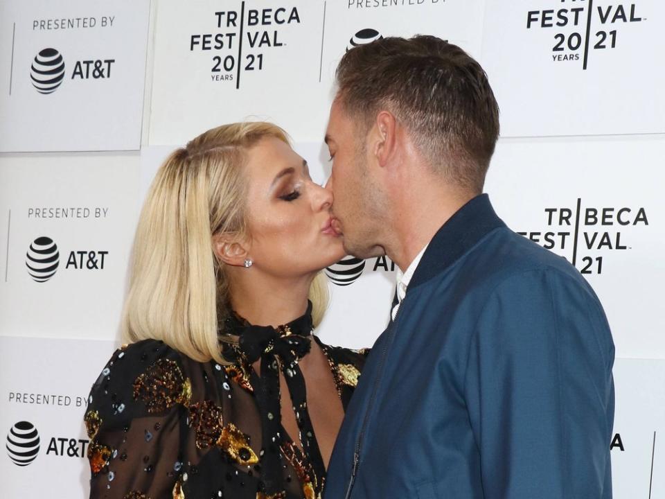 Paris Hilton und ihr Verlobter Carter Reum beim Tribeca Film Festival in New York, 2021. (Bild: imago images/MediaPunch)